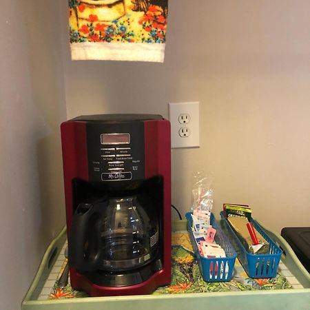 Hampton Getaway Bed & Breakfast Westhampton Beach Екстериор снимка